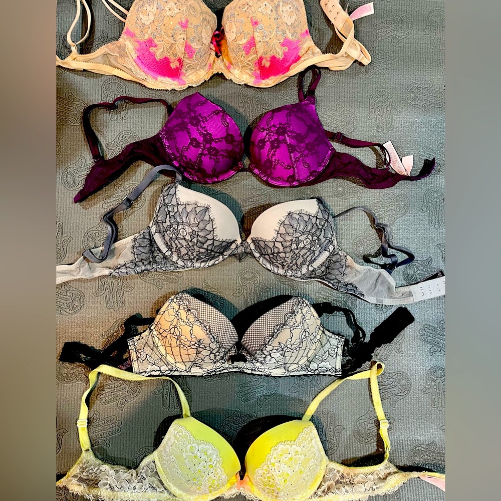 Lot of 16 Victoria Secret Bras
